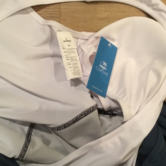 Women’s Coloured Blocked One Piece Bathing Suit - Picture 7 of 8